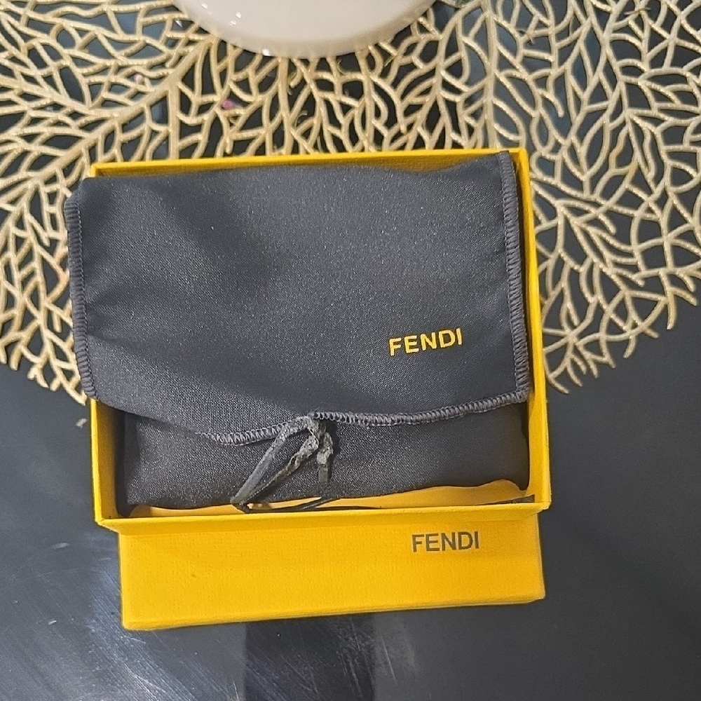 Fendi Brown Monogram KEY Wallet with White Trim - Picture 11 of 12